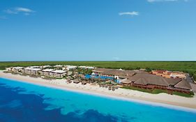 Now Sapphire Riviera Cancun Resort & Spa